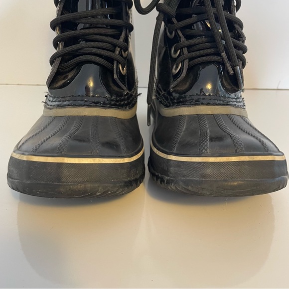 Sorel Dahlia Patent Leather Lace Up Waterproof Rain Boots 7 rain boot duck boot - Picture 6 of 13